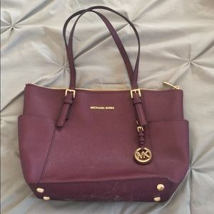 Micheal Kors Purse